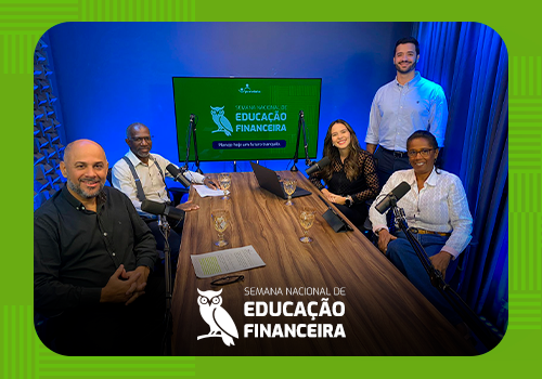 Equipe da Prevdata na mesa do Podcast