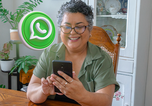 Participante usando o WhatsApp da Prevdata